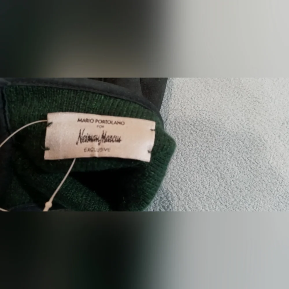 NEIMAN MARCUS | Deep Green Cashmere Gloves